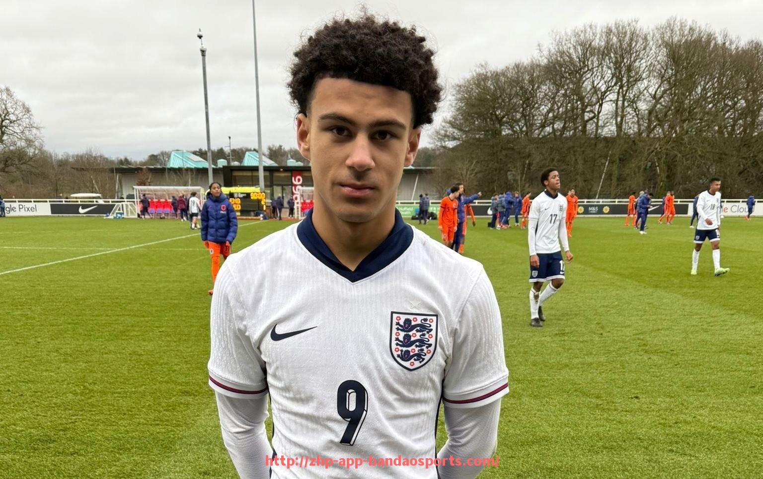 半岛体育app-英超球队“龙珠”代表人物及其足球风采